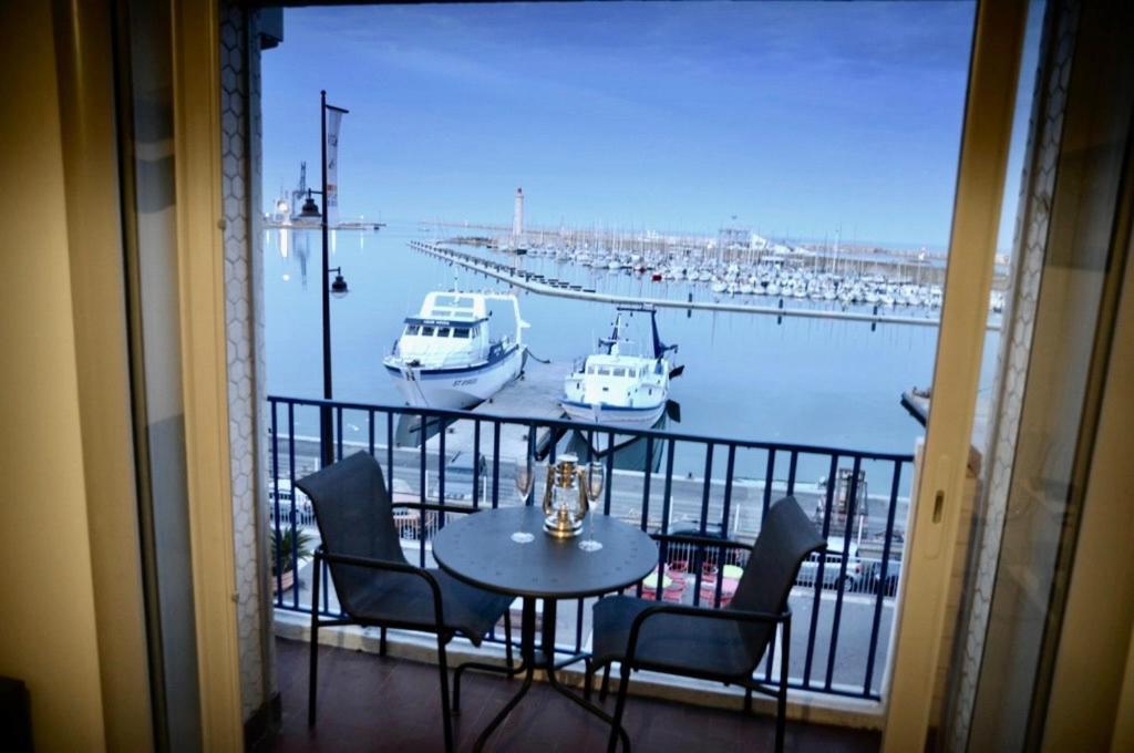 "Luigi" Balcon Sur La Mer Et Le Port De Sète Eksteriør billede